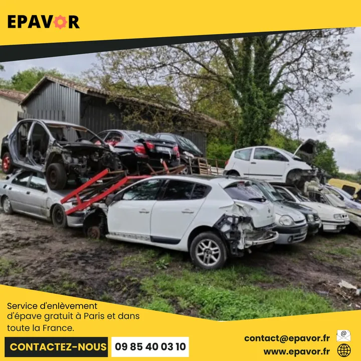 Visuel promotionnel jaune Epavor montrant plusieurs voitures démontées dans une cour.