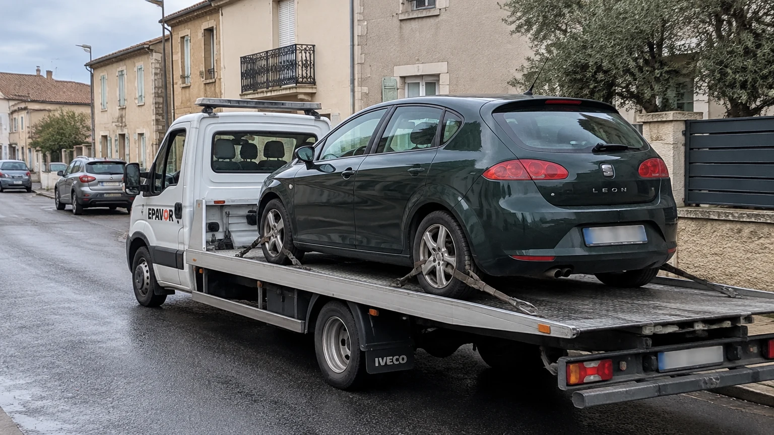 Illustration d’un enlèvement d’épave à Lespignan avec une dépanneuse — service d’épaviste.