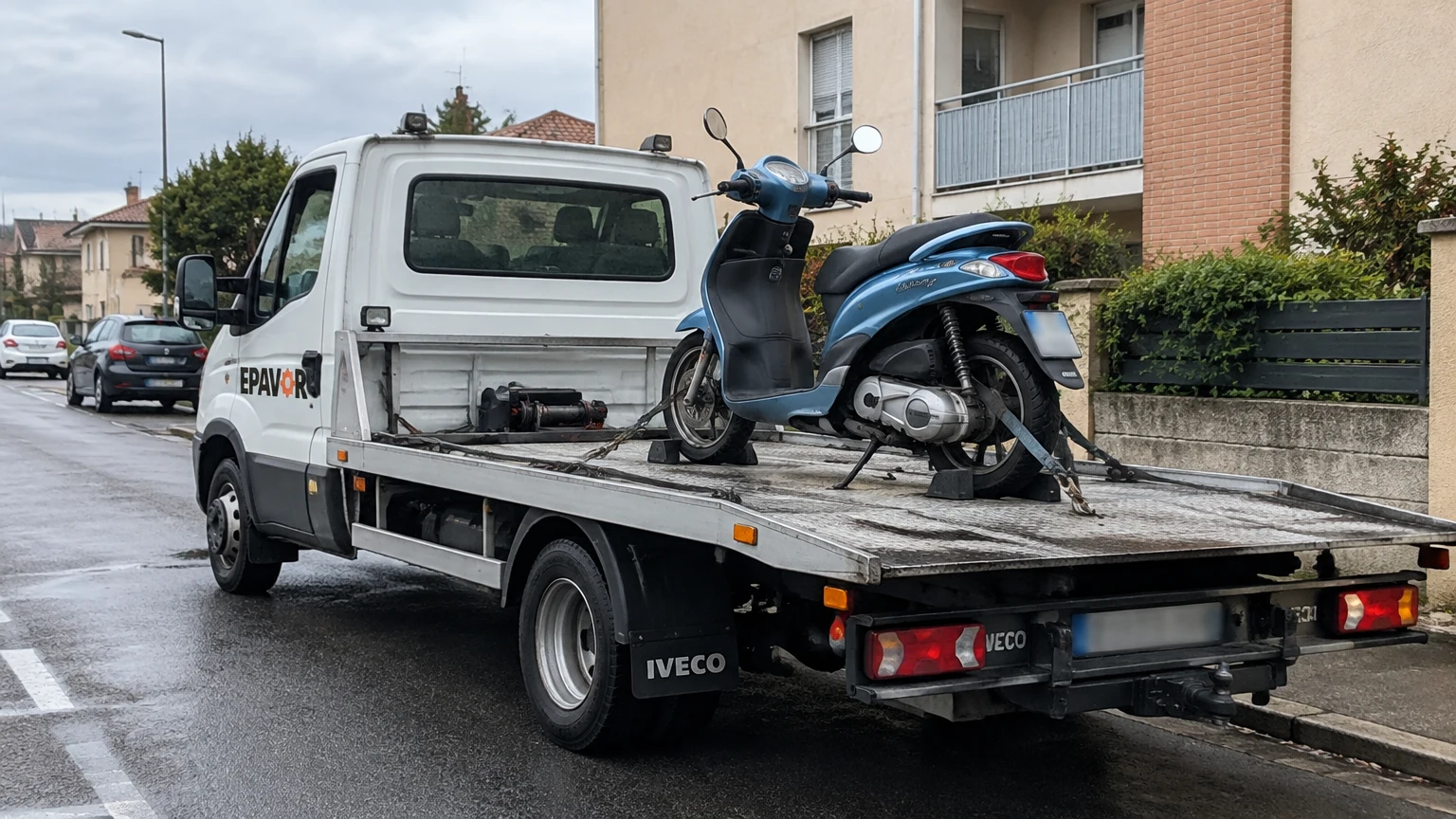 Illustration d’un enlèvement d’épave à Saubens avec une dépanneuse — service d’épaviste.